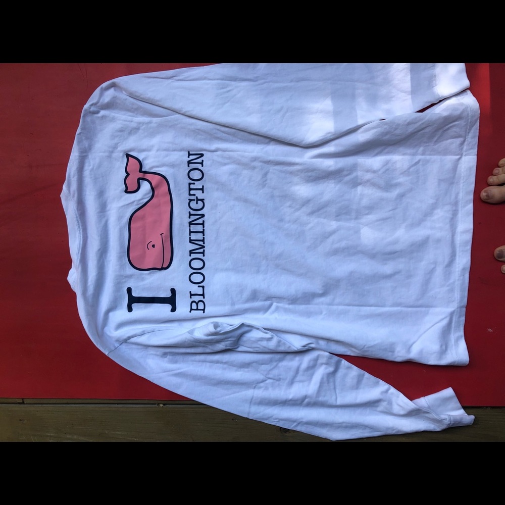 Small long sleeve Vineyard Vines tee